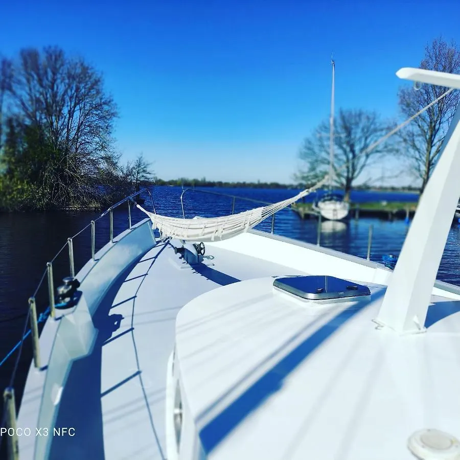Botel Boathouse At Unescco Fort And Magnificent Lake-View Roelofarendsveen Niederlande