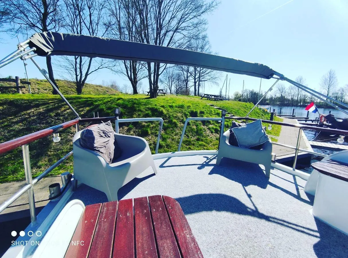 Boathouse At Unescco Fort And Magnificent Lake-View Roelofarendsveen Botel